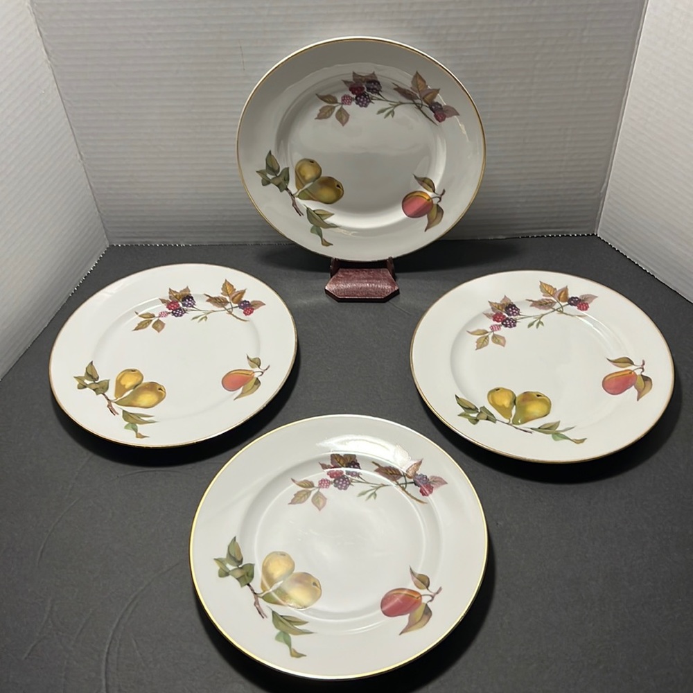 Royal Worcester Evesham Salad Plate set of‎ 4
